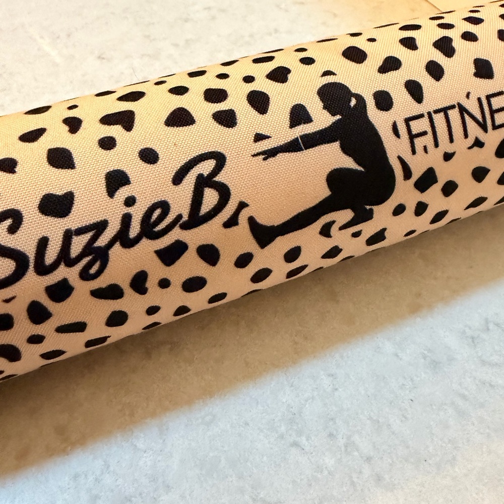 SuzieB Fitness Leopard Print Barbell Pad